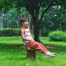 Load image into Gallery viewer, Delicate Fairytale Resin Mushroom Squirrel Garden Stool Statue Lovely Versatile Ornamental in/Outdoor Backyard Patio Squirrel Stool Sculpture Decor
