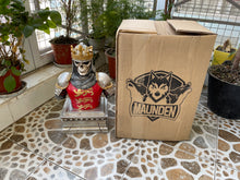 Load image into Gallery viewer, MAUNDEN Resin Medieval Crusaders Skull King Sculpture Decoration Ornament