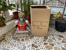 Load image into Gallery viewer, MAUNDEN Resin Medieval Crusaders Skull King Sculpture Decoration Ornament