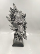 Load image into Gallery viewer, HEINBOW Wolf Head Statue Wolf Bust Decor Collectible Figurines and Gift for Table Top in Home
