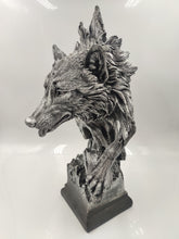 Load image into Gallery viewer, HEINBOW Wolf Head Statue Wolf Bust Decor Collectible Figurines and Gift for Table Top in Home
